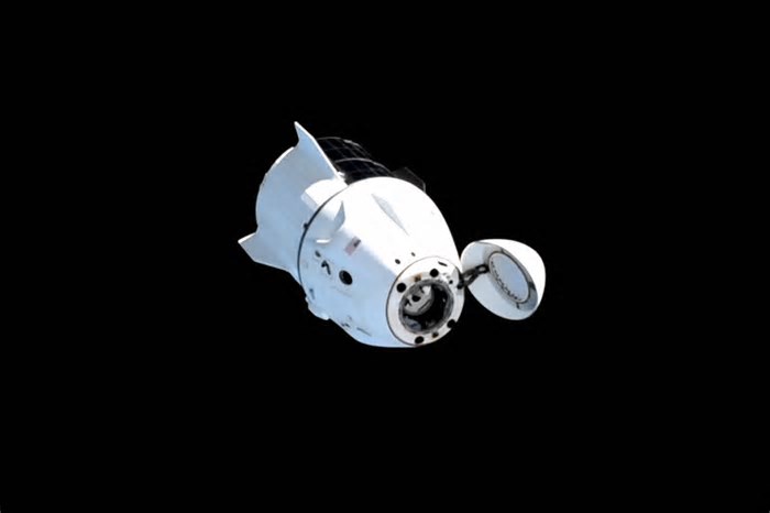 Musk diz que SpaceX vai desativar nave Dragon imediatamente