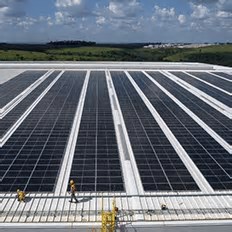 Investimentos em geração própria de energia solar nas empresas e indústrias ultrapassam a marca de R$ 63,9 bilhões