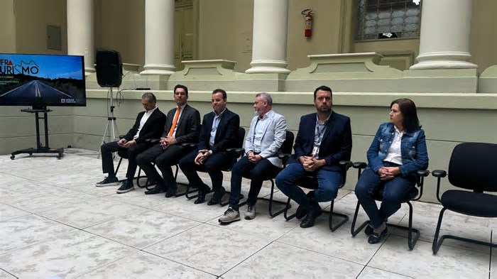 Governo vai recuperar 35 rodovias para potencializar turismo em Minas Gerais
