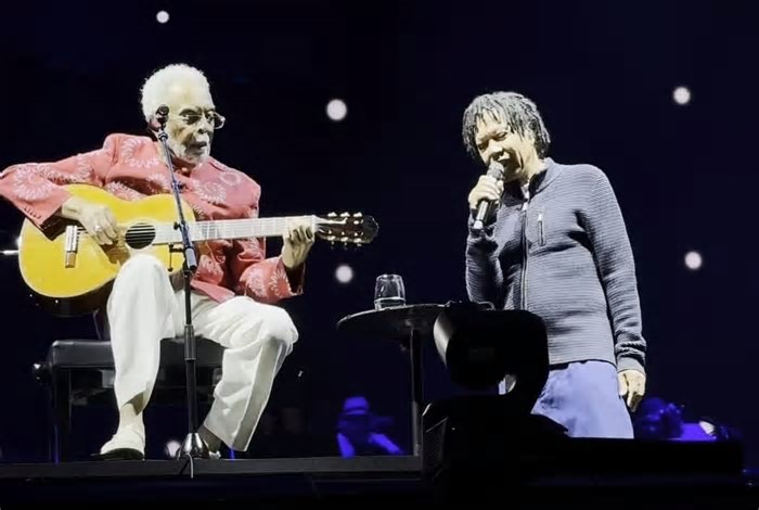 Djavan é convidado surpresa de show de Gilberto Gil no Rio de Janeiro, no sábado; veja vídeo