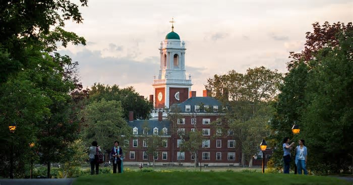 Juíza suspende a proibição de entrada nos EUA de alunos estrangeiros de Harvard