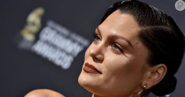 Jessie J enfrenta câncer de mama em estágio inicial