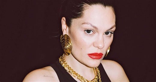Jessie J compartilha diagnóstico de câncer de mama e revela pausa na carreira