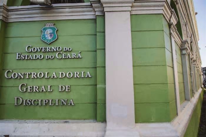 Policial é suspeito de sequestrar homem na Praia do Futuro e exigir R$ 300 mil