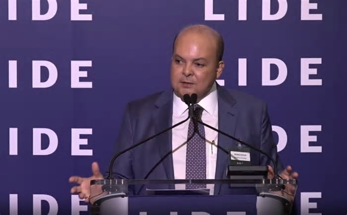 Ibaneis sanciona lei que permite negociação direta de dívidas com o GDF