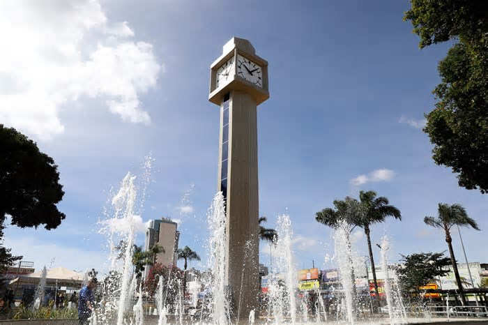 Símbolo do DF, Praça do Relógio é reinaugurada por Ibaneis após obras
