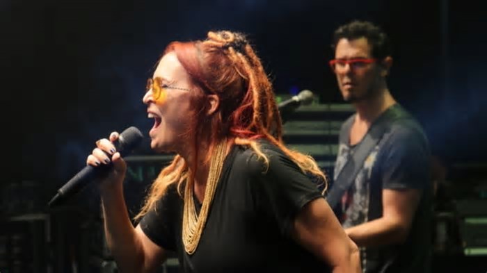 Brasileiros invadem Miami com exposição de arte e show que cruza rock e música de raiz