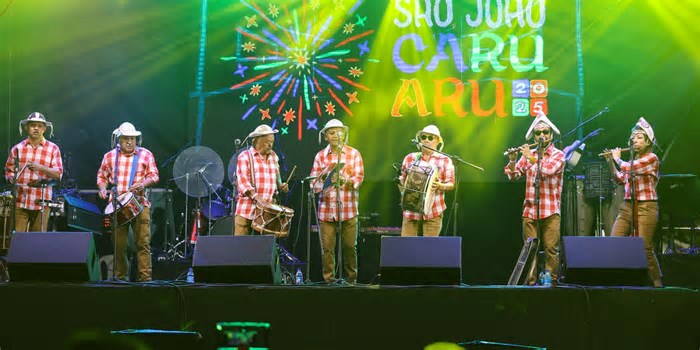 Forró embala São João de Caruaru, 