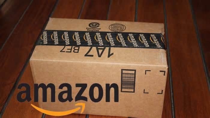 Amazon, crollano oggi i prezzi della tecnologia: si scende del 50%