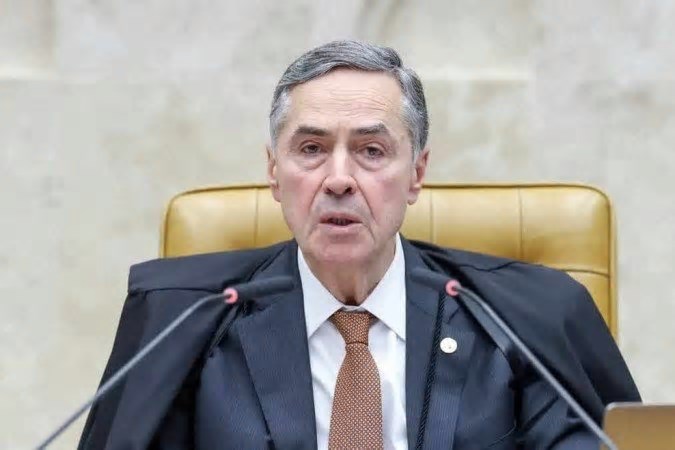 Barroso defende regulação de IA e diz que STF não está legislando em processo sobre redes sociais