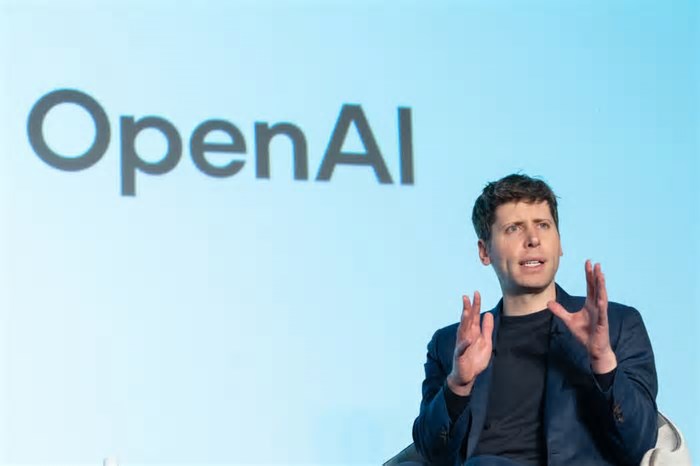 CEO da OpenAI afirma que inteligência artificial já supera trabalho de funcionários juniores