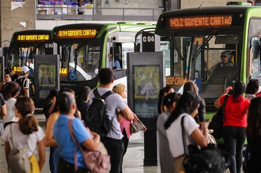 Ibaneis: ônibus do Plano Piloto serão todos elétricos até o fim do ano