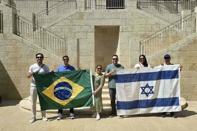 Secretários do DF devem deixar Israel por via terrestre rumo à Jordânia