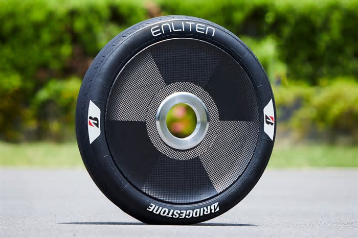 Bridgestone fornece pneus com mais reciclagem para carros solares