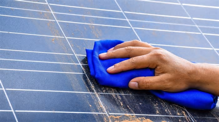 Como manter suas placas solares limpas e eficientes?
