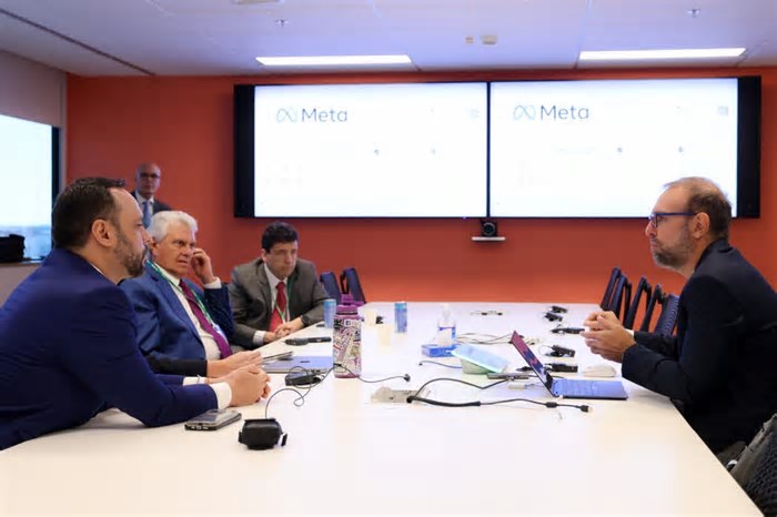 Caiado se reúne com diretores da Meta para discutir parcerias conjuntas em Goiás