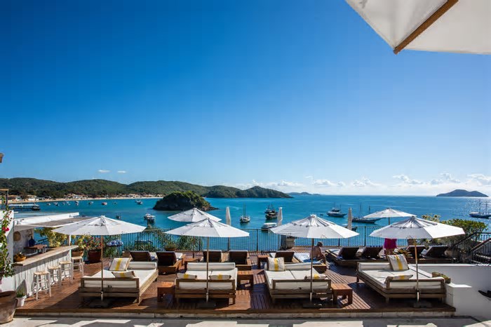 Hotel spa de Búzios ganha o hóspede com vista, história e gastronomia