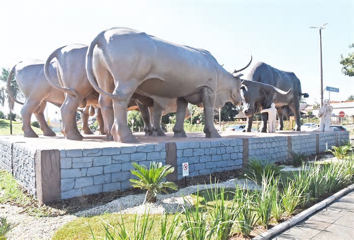 Secretário inaugura Monumento ao Boi Soberano neste domingo