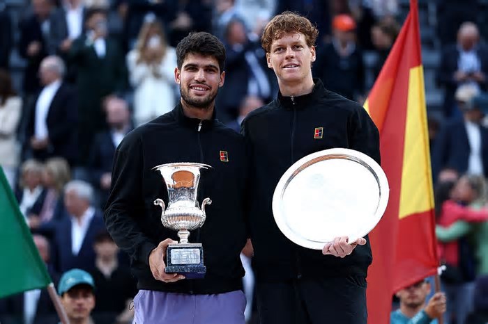 Alcaraz sobre solidão e rivalidade com Sinner, com quem encara final de Roland Garros: 