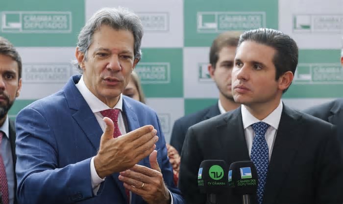 Governo apresentará alternativas a IOF a líderes partidários neste domingo