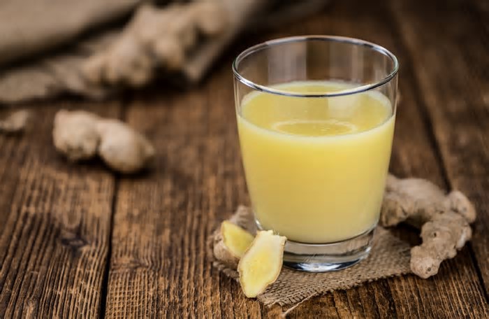5 benefícios dos shots de gengibre comprovados pela ciência
