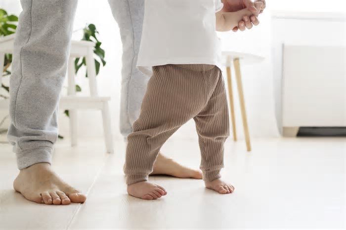 Ciência identifica o que realmente influencia os primeiros passos do bebê