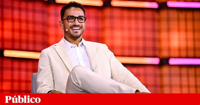 Danilo quer muito contar a sua história. E a de outros