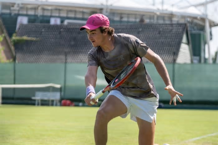 João Fonseca perde também nas duplas e se despede do ATP 500 de Halle