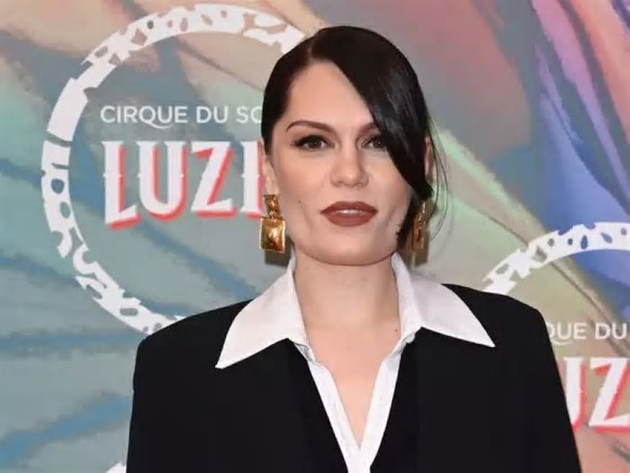 Jessie J revela diagnóstico de câncer de mama e anuncia pausa na carreira