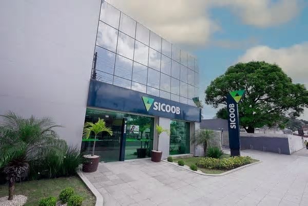 Sicoob ES amplia em 23% o crédito ao agronegócio na safra 2024/25 e chega a R$ 3,2 bilhões