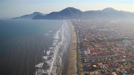 A cidade litorânea que conquistou pescadores e surfistas de todo o país
