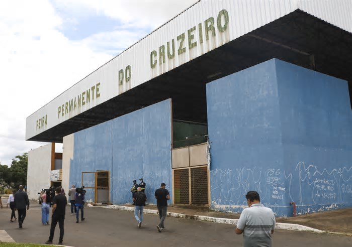 GDF inicia plano de reformas de 11 feiras