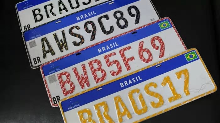 Carros com placa dourada no Brasil e seus “superpoderes”: entenda por que parecem ter passe livre nas ruas