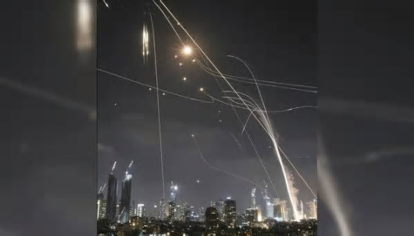 Irã retalia e novos bombardeios são lançados contra Israel