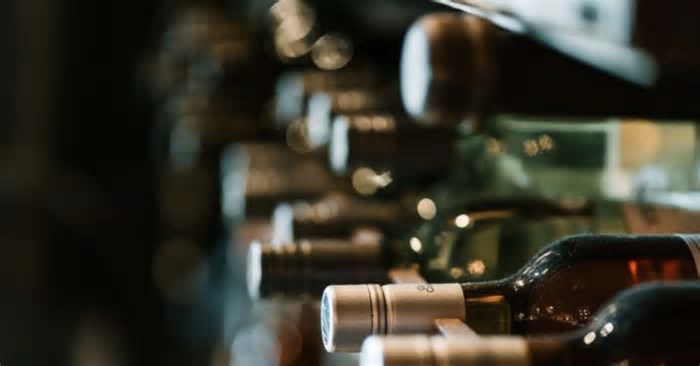 Antifraude: Inteligência Artificial identifica rótulos trocados de garrafas de vinho