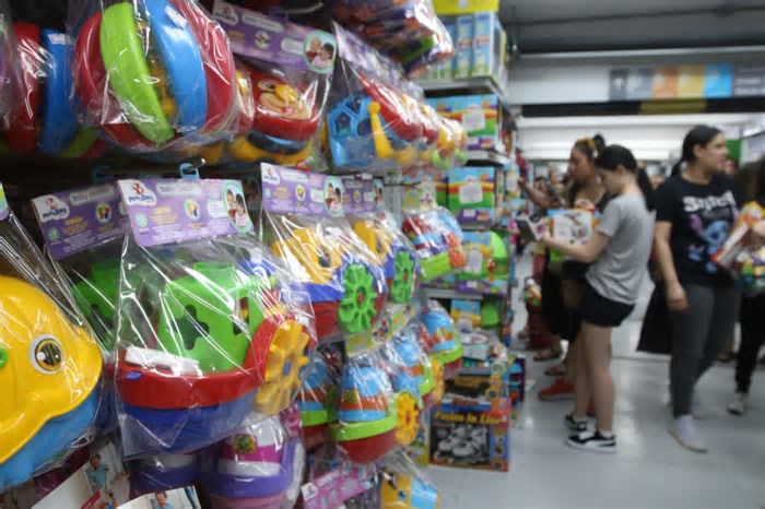 Comércio de SP encerra 3 mil postos em março com recuo no consumo e alta da inadimplência 0