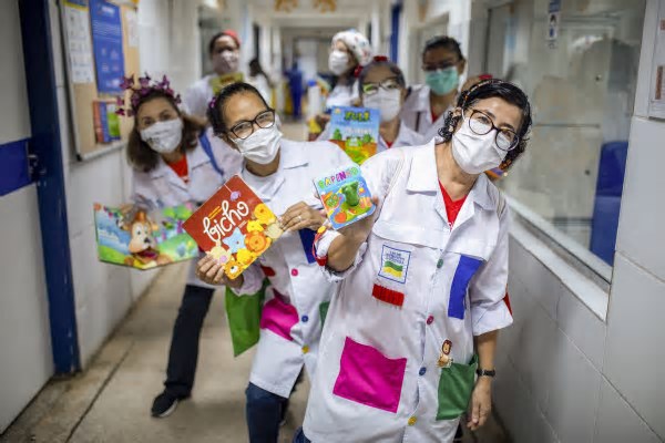 Acolher com histórias: como a leitura transforma hospitais no Recife
