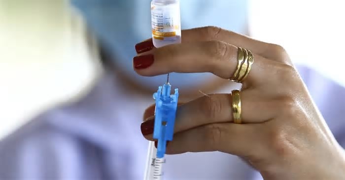 Anvisa avalia desenvolvimento de vacina contra gripe aviária para humanos