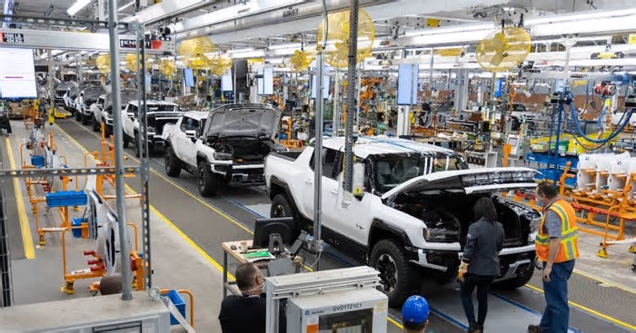 GM vai produzir carros com motor a combustão em fábrica de elétricos jornal do carro