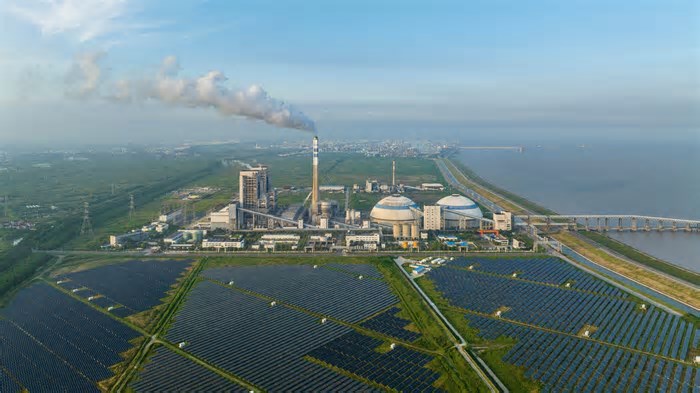 O país que mais emite carbono está limpando sua imagem?