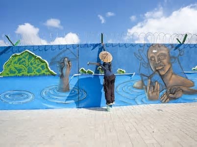 Recife transforma muro do aeroporto em galeria de arte urbana