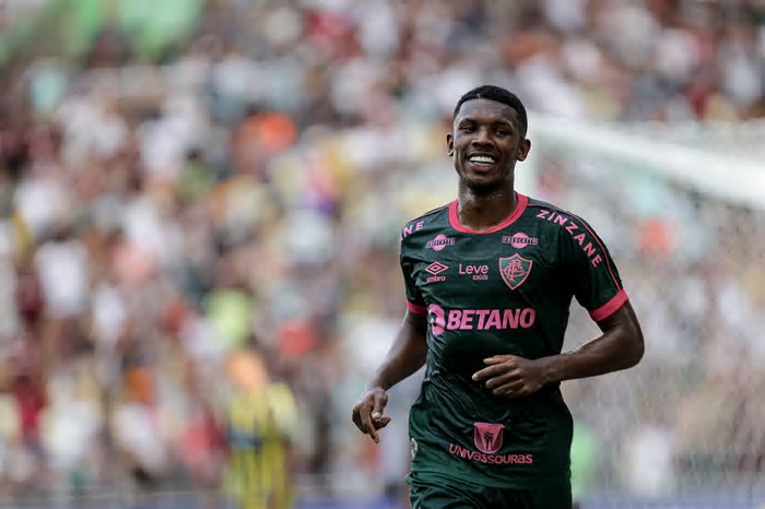 Site revela próximo destino de atacante que pertence ao Fluminense