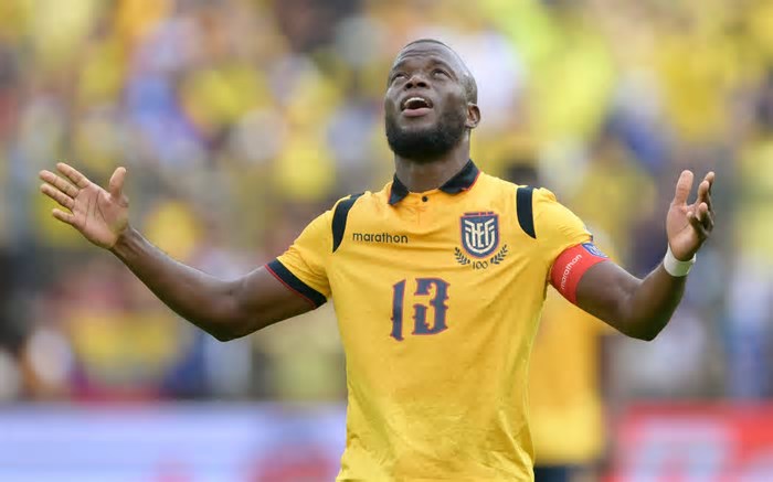Internacional monitora Valencia na seleção do Equador