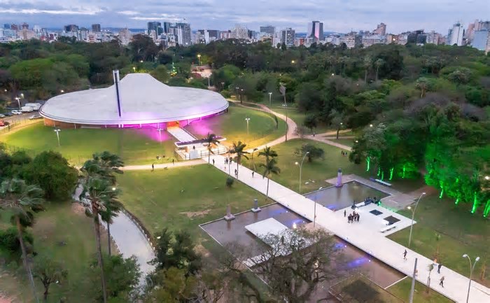 Empreendedores contam como deram a volta por cima após 1 ano das enchentes em Porto Alegre