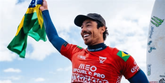 Yago Dora vence etapa de Trestles da Liga Mundial de surfe e é vice-líder