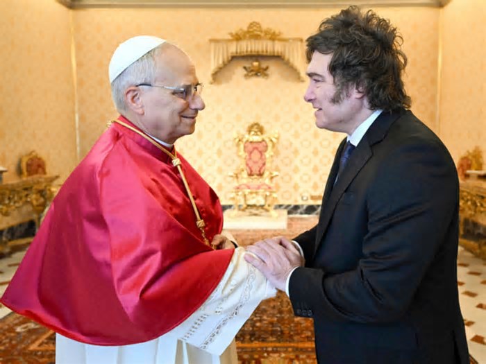 Papa recebe Milei no Vaticano e ressalta luta contra pobreza