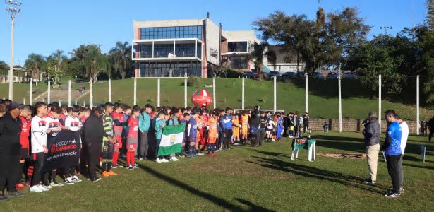 Criciúma Kids Sub-10 une futebol e solidariedade neste domingo no Mampituba