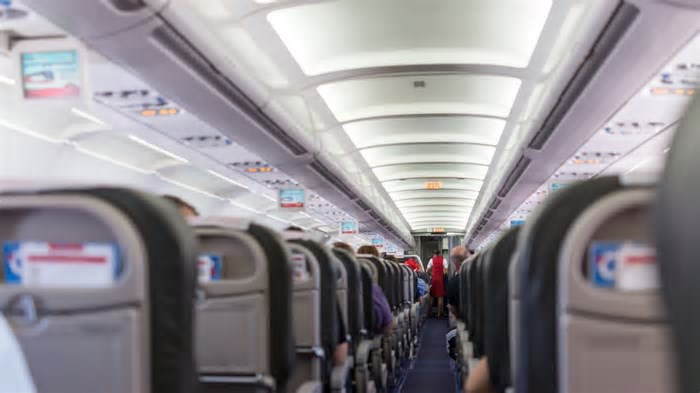 Avião com destino a Madri fica 1h no ar e retorna a Recife após problema