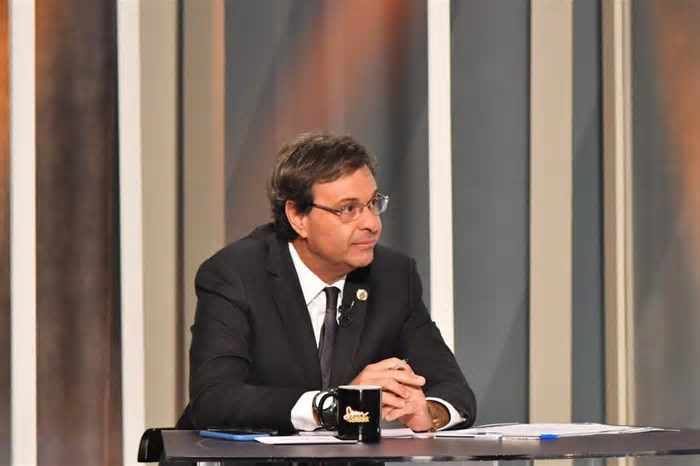 PF e PGR pedem inquérito contra Gilson Machado por tentar passaporte para Cid deixar o Brasil
