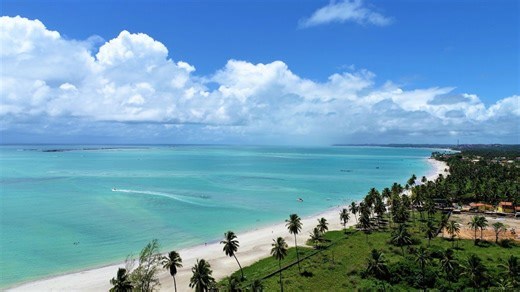 Você vai se encantar com o mar cristalino do Caribe brasileiro
